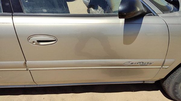 1999 Buick Century Front Door RH Gold 49U — photo 2