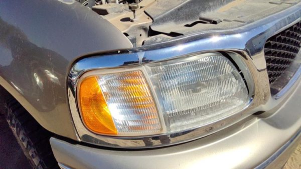 1997-2002 Ford Expedition Passenger Right Head Light With Turn Lamp Oem — photo 3