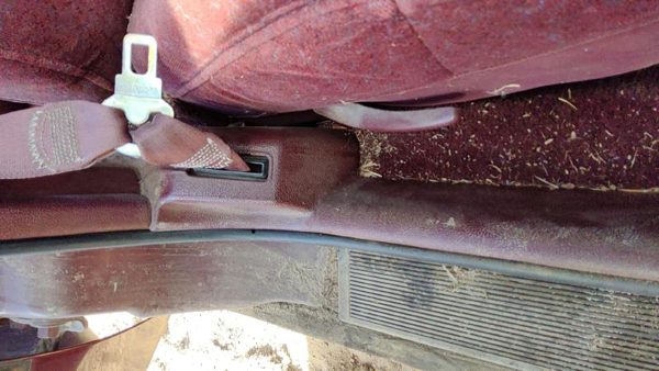 1997-1999 Buick Lesabre Passenger Right Lower Kick Trim Panel Oem Red — photo 4