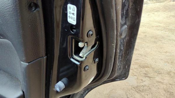2006-2012 Ford Fusion Passenger Right Rear Door Latch With Rods/Cables Oem Back — photo 1