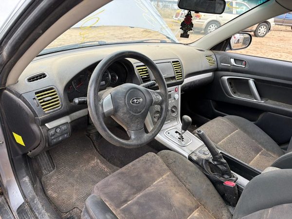 2009 Subaru Legacy Front Door Moulding LH Silver Slq — photo 3