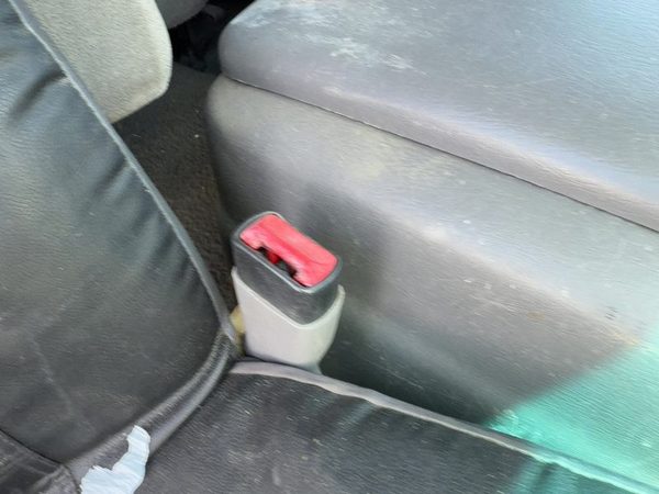97-03 Ford F150 SuperCab Passenger Right Front Seat Belt Buckle Receiver Gray F2 — photo 3