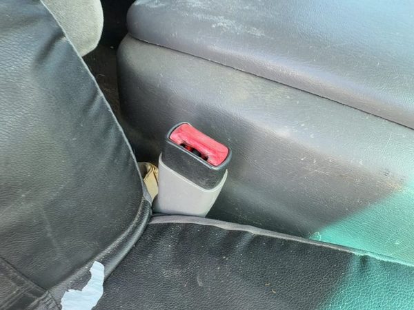 97-03 Ford F150 SuperCab Passenger Right Front Seat Belt Buckle Receiver Gray F2 — photo 1