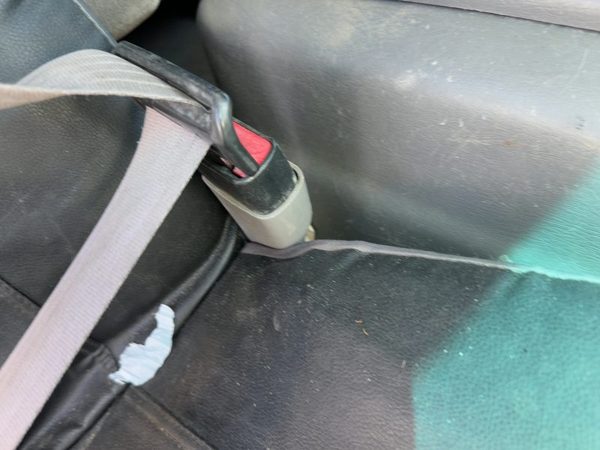 97-03 Ford F150 SuperCab Passenger Right Front Seat Belt Buckle Receiver Gray F2 — photo 2