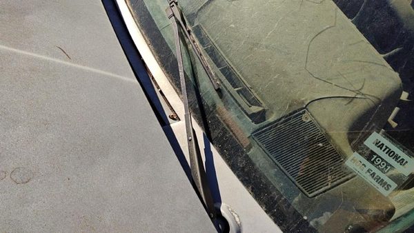 1985 Pontiac Sunbird Driver Left Windshield Wiper Arm Oem Blade Lever — photo 1