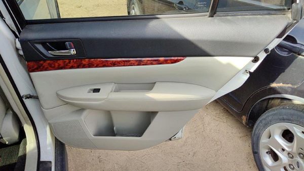 12 Subaru Legacy Outback Passenger Right Rear Door Trim Panel Wth Switches Ivory — photo 1