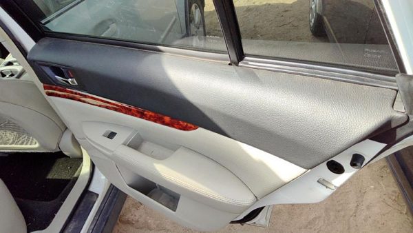 12 Subaru Legacy Outback Passenger Right Rear Door Trim Panel Wth Switches Ivory — photo 2