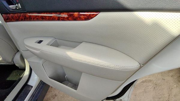12 Subaru Legacy Outback Passenger Right Rear Door Trim Panel Wth Switches Ivory — photo 3