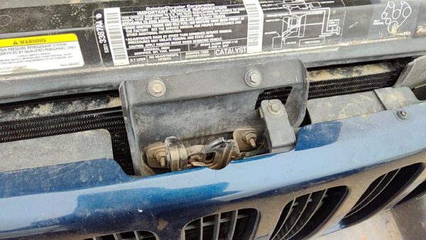 2002-2004 Jeep Liberty Hood Latch Assembly With Bracket Oem 55176756Ad — photo 1
