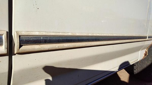 1992-1996 Ford F150 Passenger Right Front Moulding From Door Oem Trim Strip — photo 2