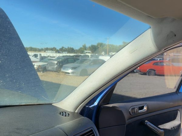 2001-2004 Vw Jetta Passenger Right A Pillar Trim Windshield Post Panel Oem Black — photo 1