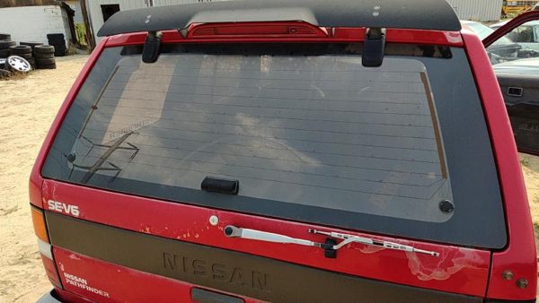 1995 Nissan Pathfinder Trunk/decklid/hatch/tailgate Red — photo 3