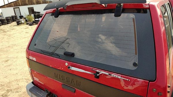 1995 Nissan Pathfinder Trunk/decklid/hatch/tailgate Red — photo 1