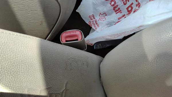 05-07 Town Country Driver Left Front Seat Belt Buckle Receiver Oem Khaki J1 — photo 2