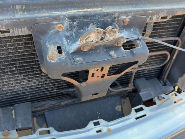 1998-2005 Chevy S10 Blazer Hood Latch Assembly With Bracket Oem 15009394 — photo 4