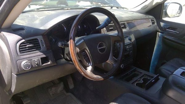 2007 GMC Yukon XL 1500 — vehicle photo 3