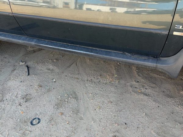 2000-2006 Bmw X5 Passenger Right Lower Rocker Panel Moulding Oem E53 51718408706 — photo 1