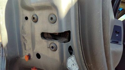 1999-2003 Jeep Grand Cherokee Driver Left Rear Door Latch With Rods/Cables Back