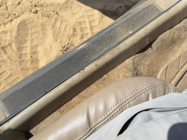 99 Bonneville Passenger Right Lower Sill Step Moulding Trim Panel Oem Tan — photo 5