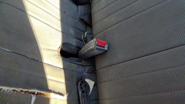 1995-1997 Nissan Hardbody Driver Left Front Seat Belt Buckle Receiver Oem Gray — photo 4