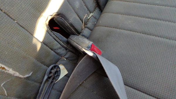 1995-1997 Nissan Hardbody Driver Left Front Seat Belt Buckle Receiver Oem Gray — photo 6