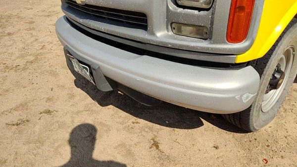 1996-2002 Express Van 2500 Front Bumper Assembly With Brackets Oem 15075736 — photo 3