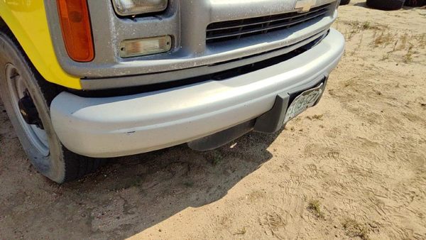 1996-2002 Express Van 2500 Front Bumper Assembly With Brackets Oem 15075736 — photo 6