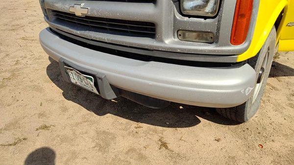 1996-2002 Express Van 2500 Front Bumper Assembly With Brackets Oem 15075736 — photo 2