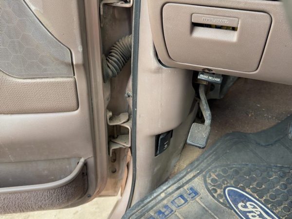 1997 Ford F250 Driver Left Lower Kick Trim Panel Oem Brown Rk — photo 3