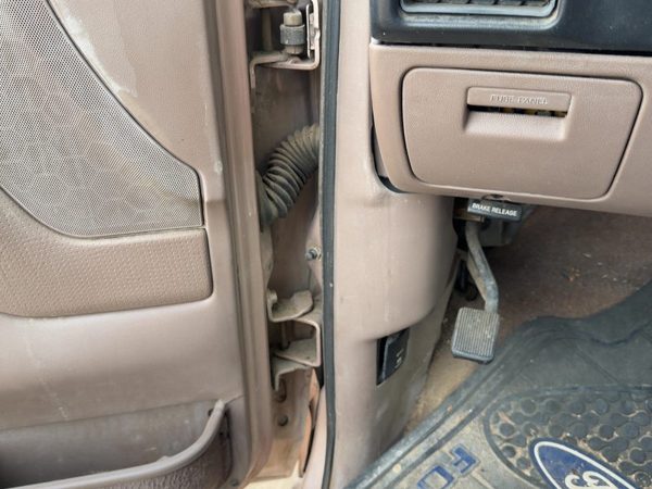 1997 Ford F250 Driver Left Lower Kick Trim Panel Oem Brown Rk — photo 4