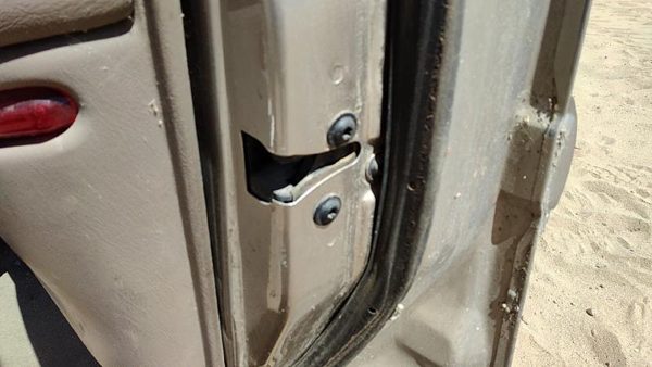 1997-2003 Buick Century Passenger Right Front Door Latch With Rods/Cables Oem — photo 1