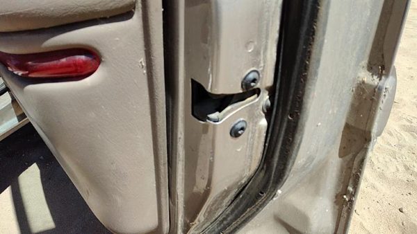 1997-2003 Buick Century Passenger Right Front Door Latch With Rods/Cables Oem — photo 2