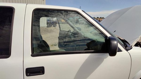 1999 Blazer S10/jimmy S15 Front Door RH White 50U — photo 6