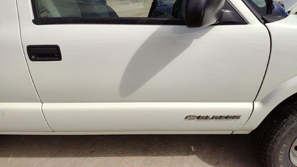 1999 Blazer S10/jimmy S15 Front Door RH White 50U — photo 1
