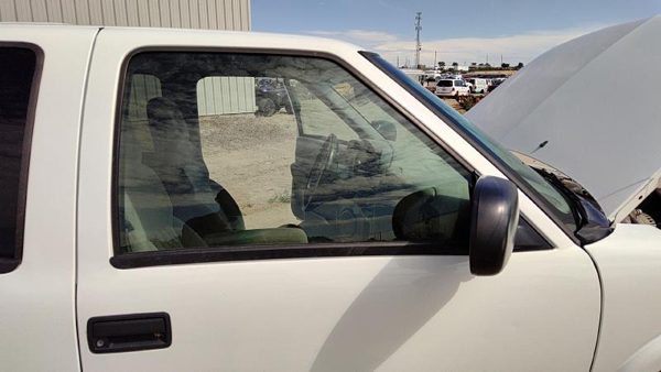 1999 Blazer S10/jimmy S15 Front Door RH White 50U — photo 7