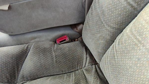 97-05 Buick Century Driver Left Front Seat Belt Buckle Receiver Oem Taupe 52B — photo 1