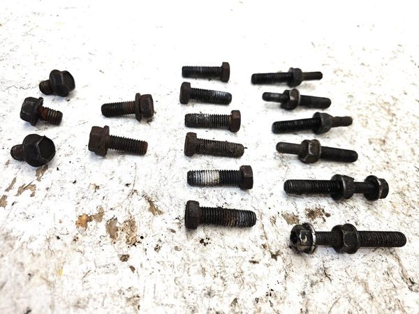 1994 Suburban 1500 Bolt Transmission Mount Bolts — photo 3