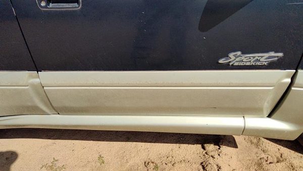 1996 97 Suzuki Sidekick Passenger Right Front Moulding From Door Oem Trim Strip — photo 1