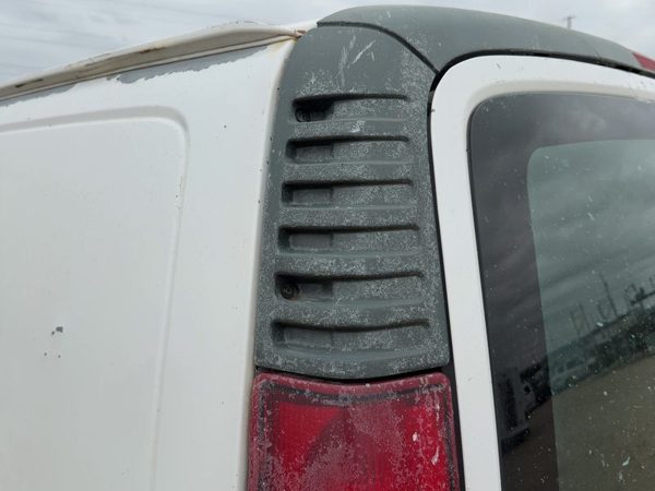 2002 Chevy Express Van 2500 Driver Left Rear Moulding On Quarter Panel Oem — photo 1