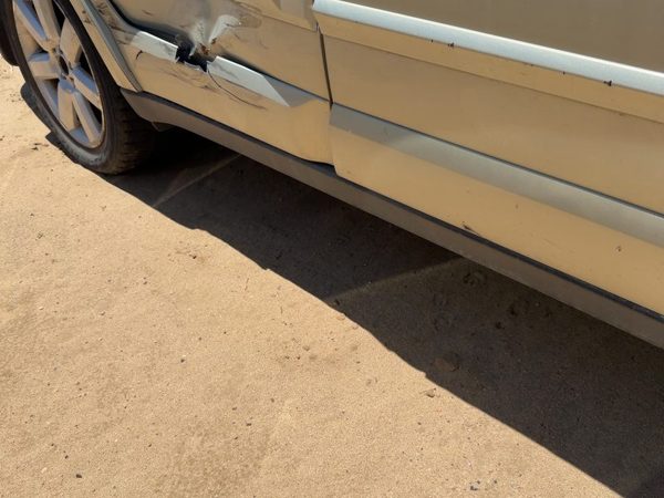 05-09 Legacy Outback Passenger Right Lower Rocker Panel Moulding Side Skirt 9J — photo 4