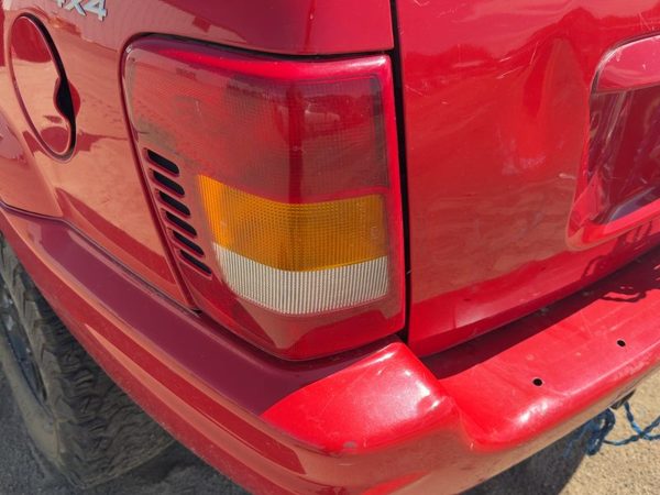 1999-2003 Jeep Grand Cherokee Driver Left Tail Light Brake Lamp Oem Rear — photo 1