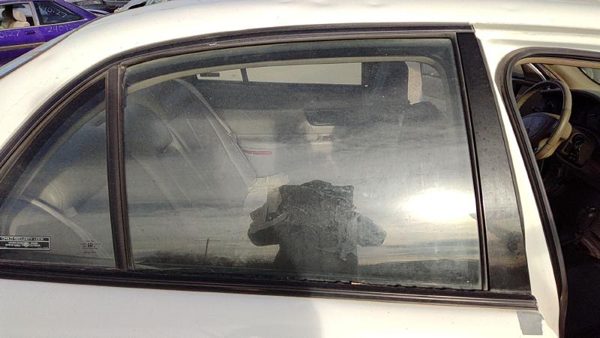 1997-2004 Buick Regal Passenger Right Rear Side Window Door Glass Oem Back — photo 1