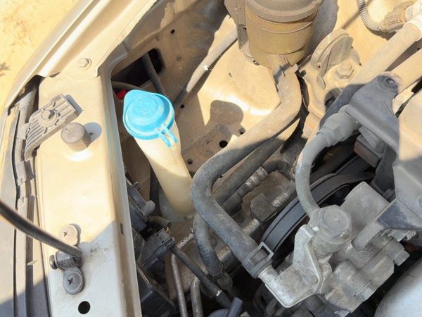 01-06 Elantra Windshield Washer Fluid Reservoir With Pump Oem Wiper Tank Sedan — photo 1