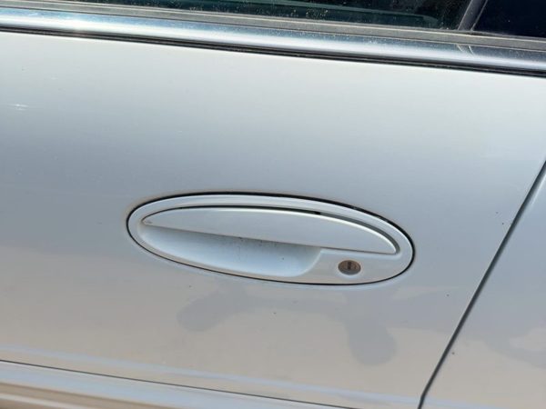 2000-2005 Buick Lesabre Driver Left Front Outside Door Handle Oem White 40U — photo 2