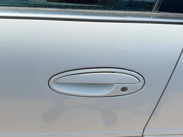 2000-2005 Buick Lesabre Driver Left Front Outside Door Handle Oem White 40U — photo 3