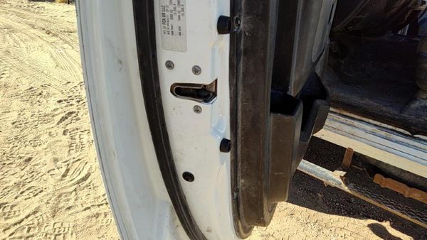 13-16 Dodge Ram 4500 Driver Left Front Door Latch With Rods/Cables Regular Cab — photo 1