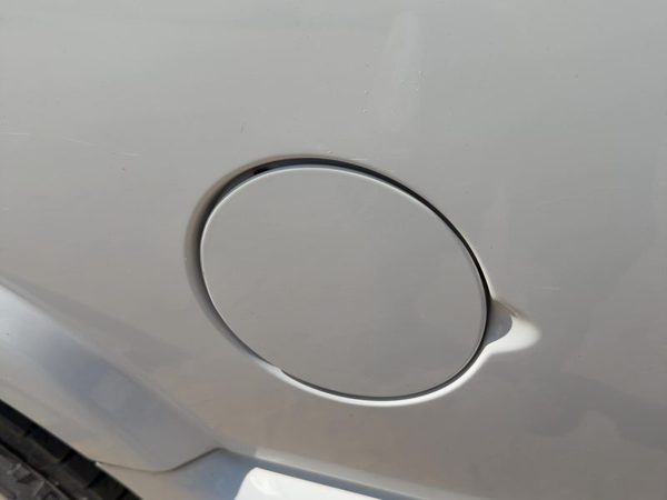 96-05 Chevy S10 Blazer Fuel Tank Door With Hinge Gas Lid Oem Filler White 50U — photo 5