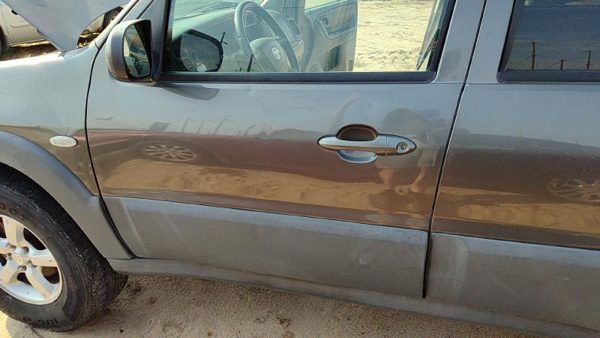 2005 Mazda Tribute Front Door LH Gray Cx — photo 4