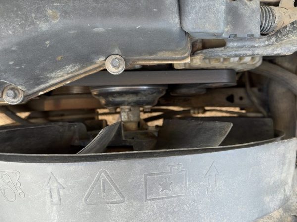 2004-2007 Buick Rainier Complete Cooling Fan Blade Assembly With Clutch Oem — photo 1