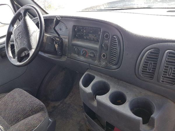 2000 Dodge Van 3500 Serie — vehicle photo 7